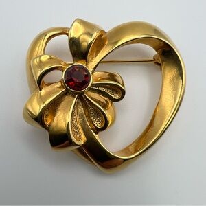 Vtg AVON Goldtone Bow Wrapped Heart Red Rhinestone Brooch